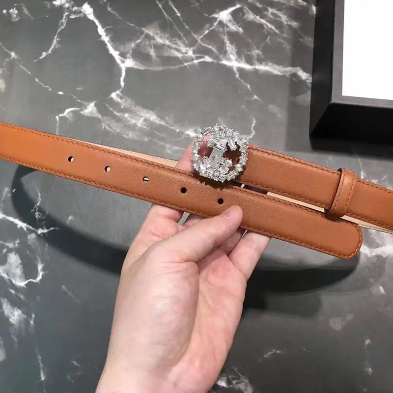 G*u*i s belte 1905bl0156