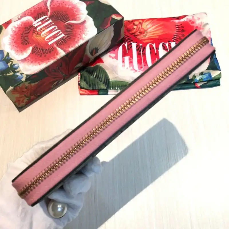 G*u*i bags 20guc0211