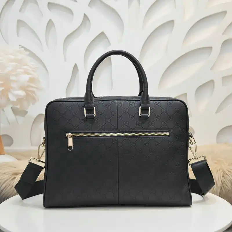 G*u*i s bags 2110yz0011