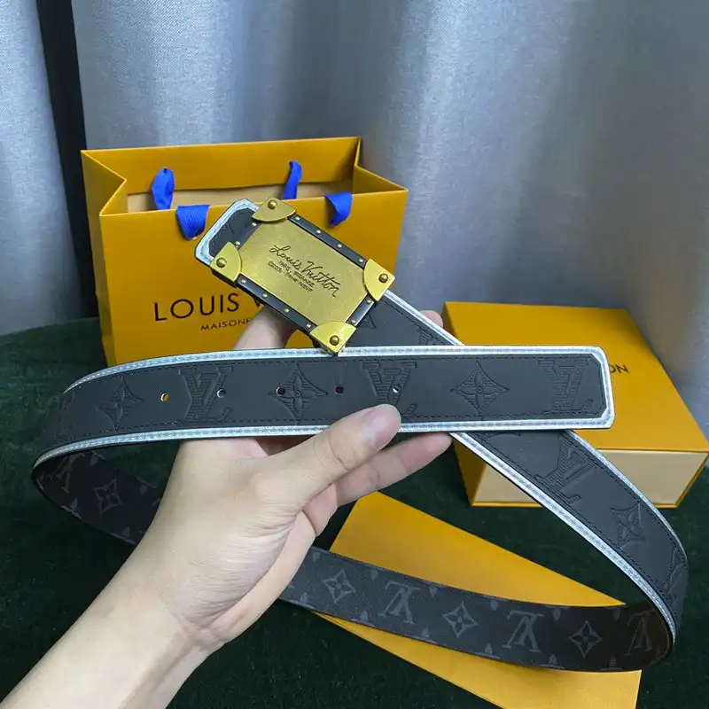 LV Belts 2204XA0035