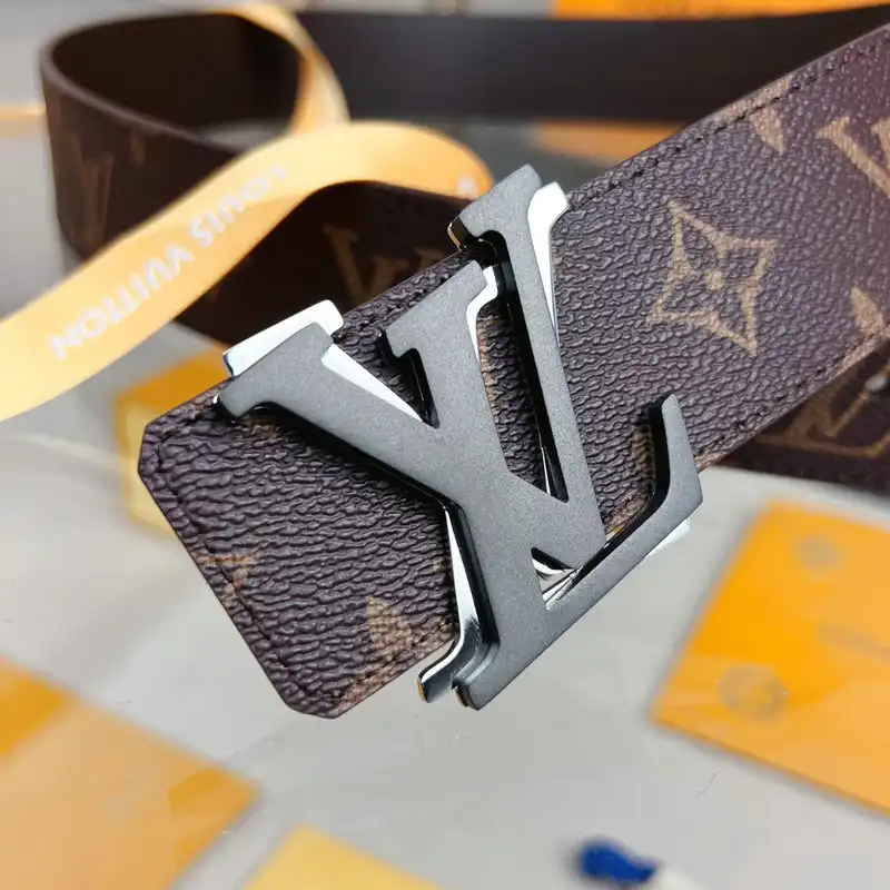 LV Belts 2207XF0004