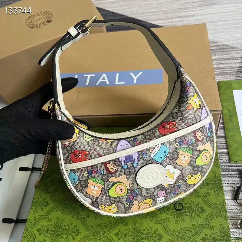 G*u*i bag 2305ht0022