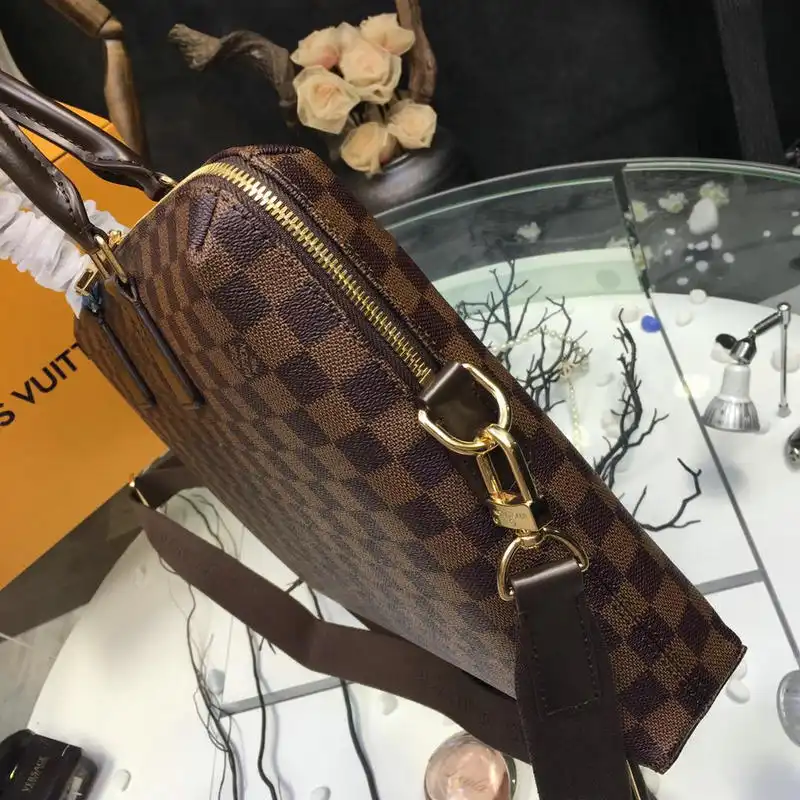LV Bags 19T1L0378