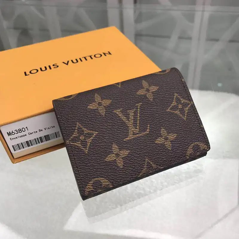 LV Bags 19T1L0647