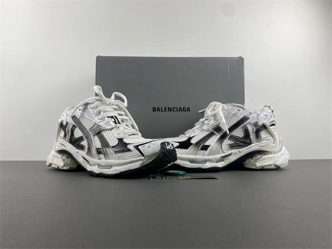 Balenciaga 772774 WRUNG Practical 4271