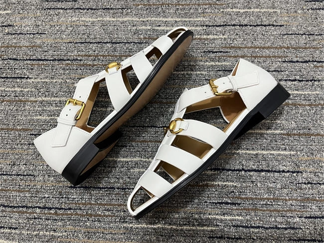 G*u*i sandals packable 365