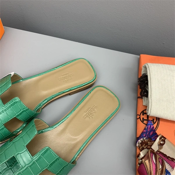 H Slipper Refined 2328