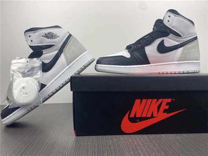 Sporty Jordan1 Retro OG Stage Haze 575441- 3626
