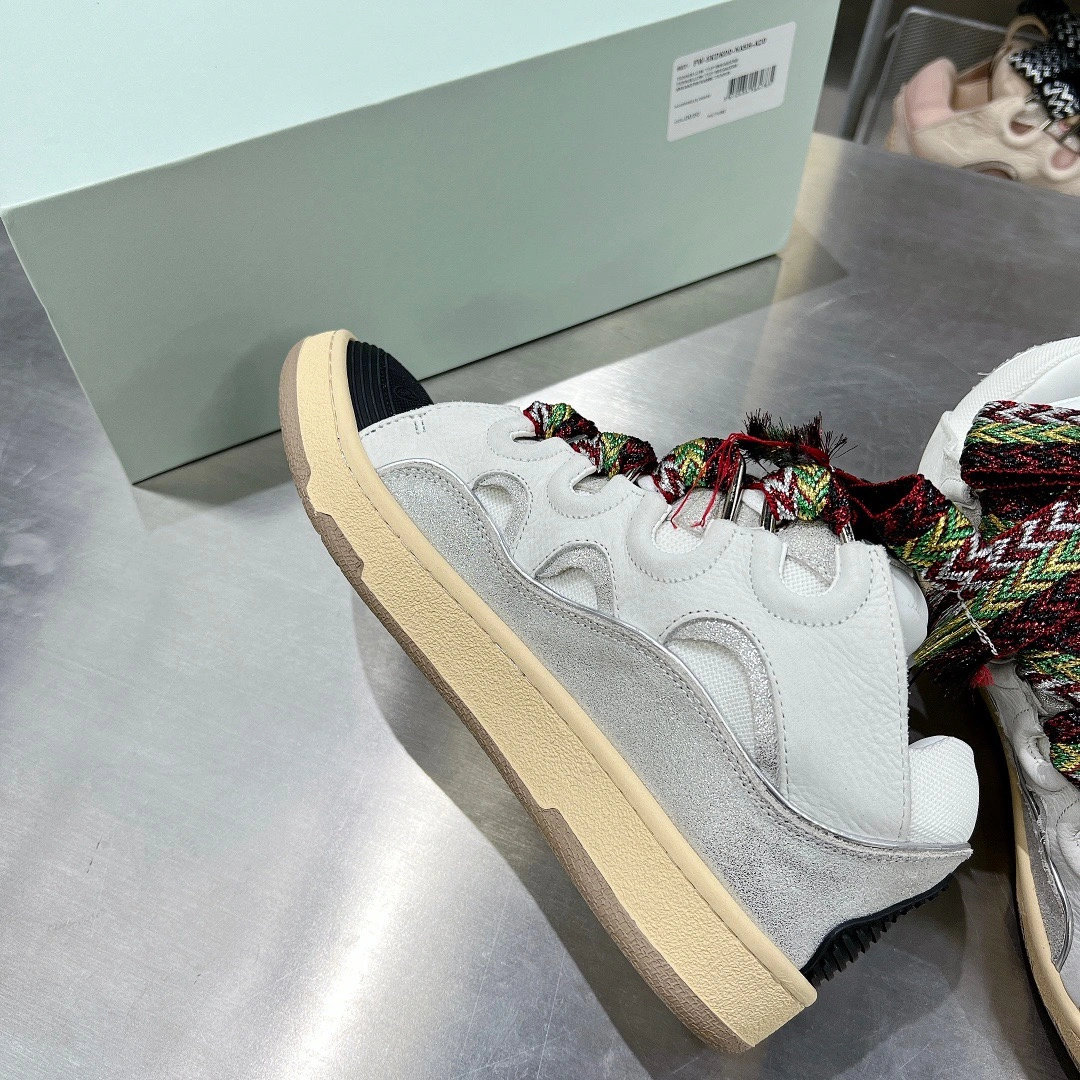 MoistureWicking Lanvon Leather Curb 858