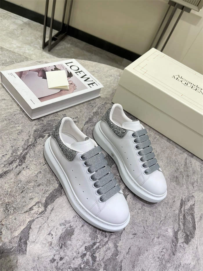 Mc Queen Comfortable 2548