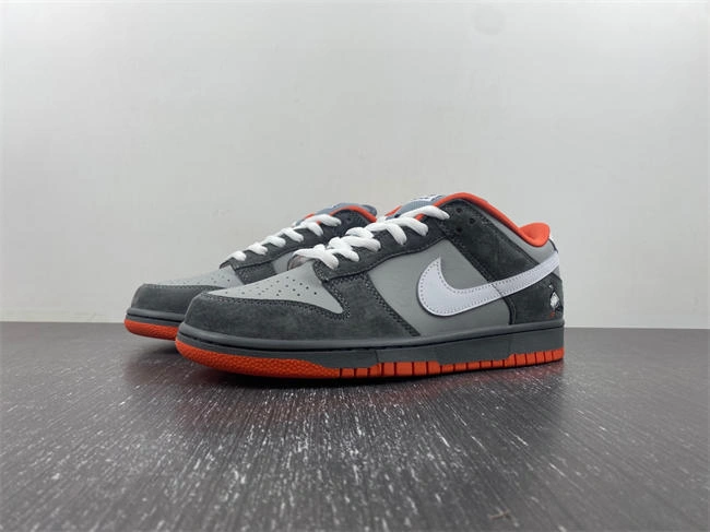 WellDesigned Nike SB Dunk Low 304292- 4555