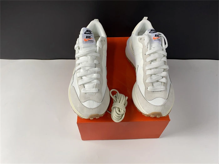 ComfortFit Nike Vaporwaffle sacai Sail Gum DD1875- 5234