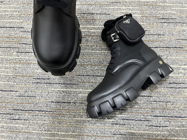 Prada Boot Unisex 3246