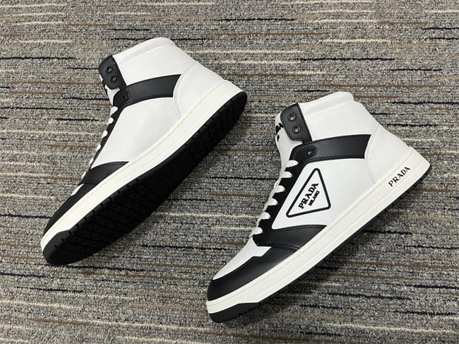 Prada Sneaker Timeless 3356